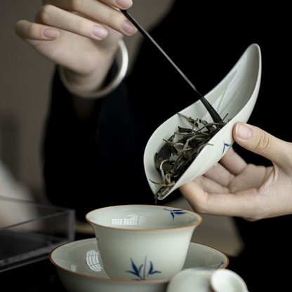 Qing Hua Bamboo Tea Leaf Holder