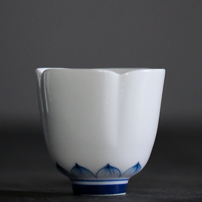 Qing Hua Lotus Flower Mouth Tea Cup