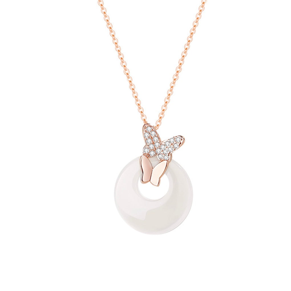 Ves Pendant Necklace