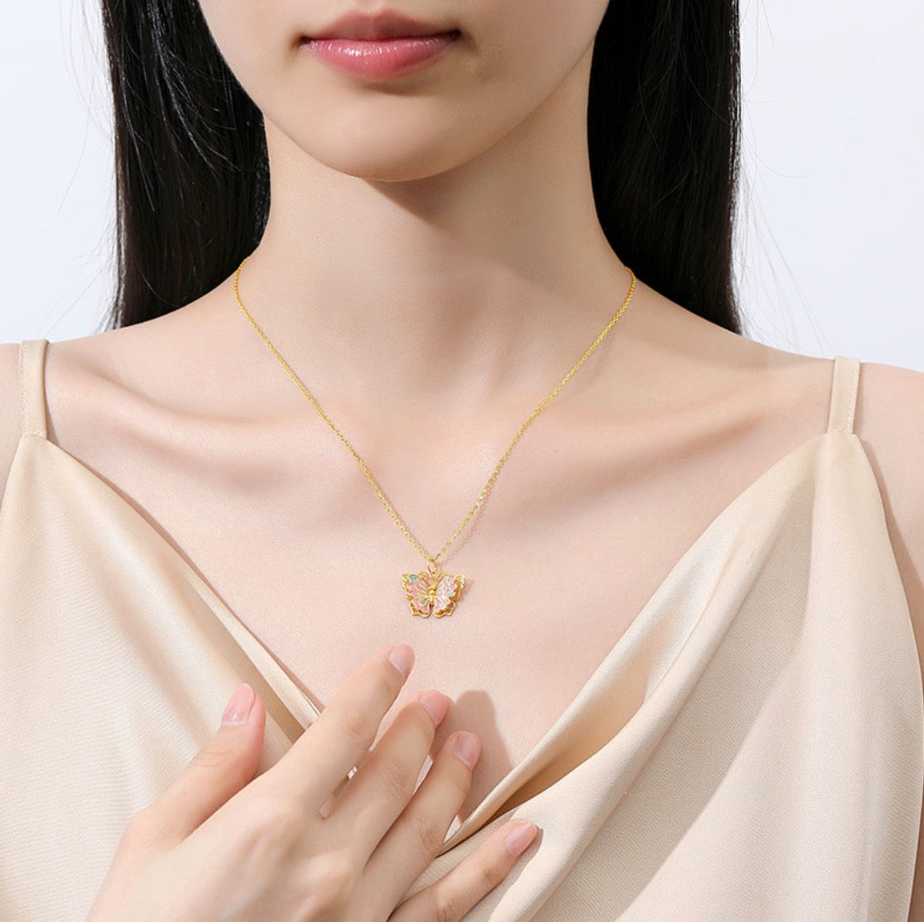 Solea Necklace