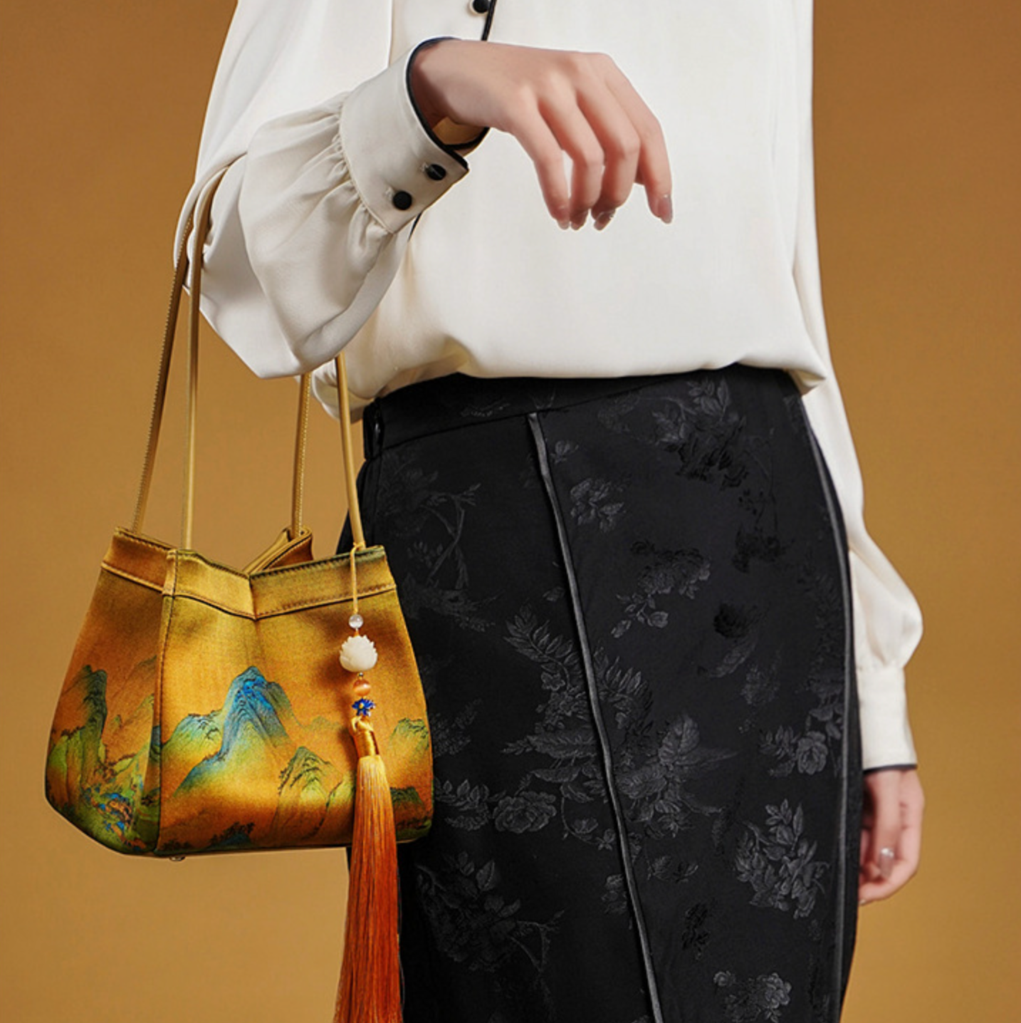 A Thousand Li - Artwork Silk™ Bucket Bag