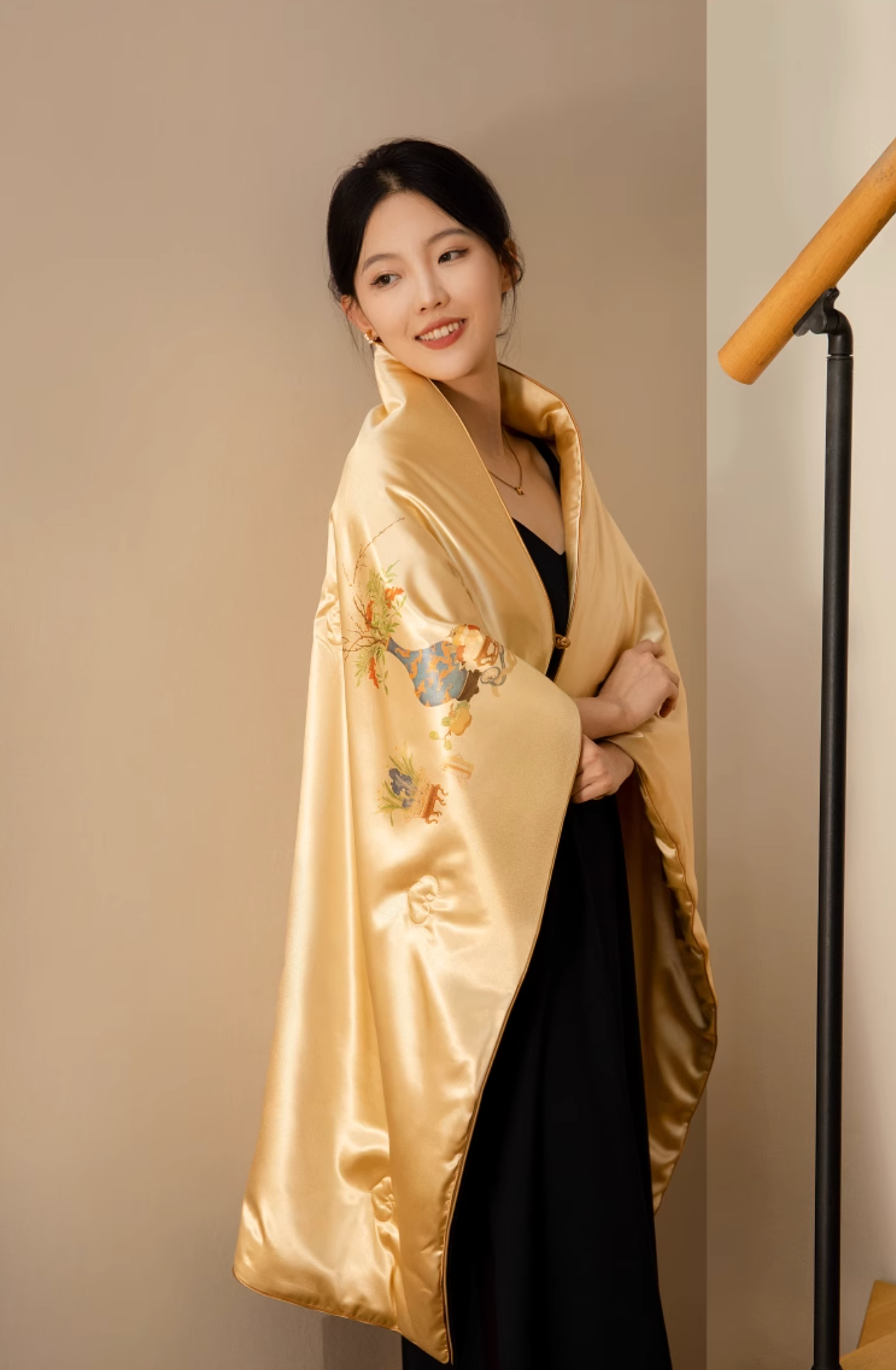 Sui Chao Tu Painting Silk Blanket Gift Set