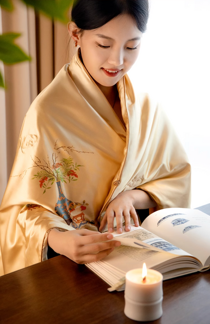 Sui Chao Tu Painting Silk Blanket Gift Set