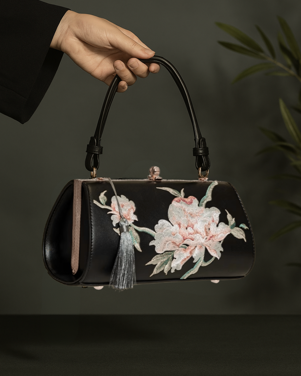 Tang Bloom Peony Clutch
