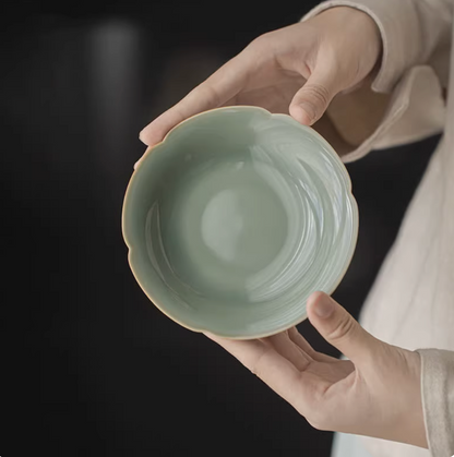 Yue Kiln Flower Mouth Short Tea Cup